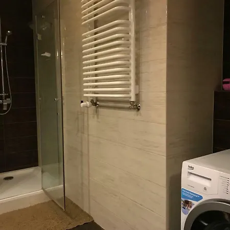 アパート Apartament Dmowskiego ヴロツワフ